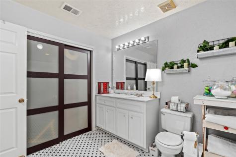 1445 El Camino Village Drive F Houston TX 77058