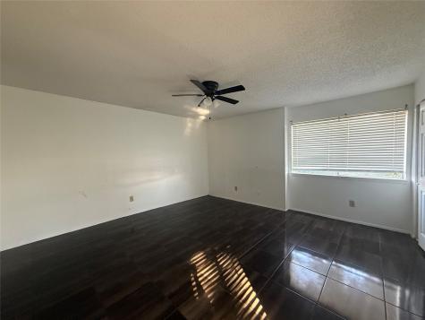 8498 Dairy View Lane Houston TX 77072