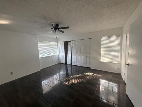 8498 Dairy View Lane Houston TX 77072