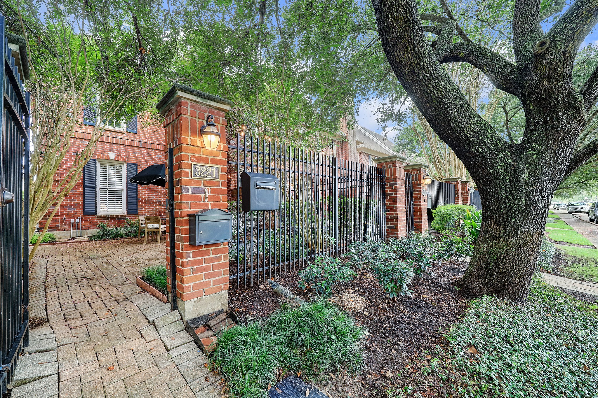 3221 Bellefontaine Street Houston TX 77025