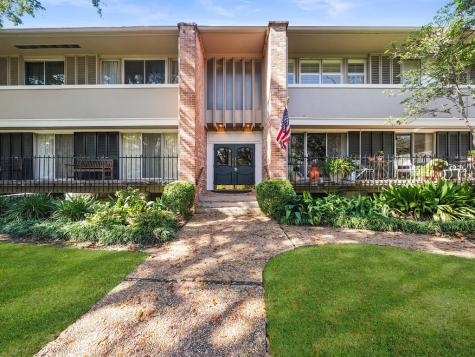 656 S Ripple Creek Drive 656 Houston TX 77057