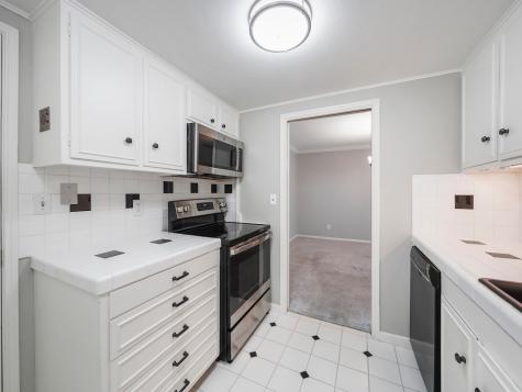656 S Ripple Creek Drive 656 Houston TX 77057