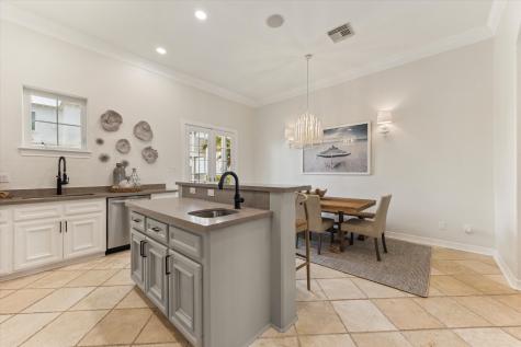 1822 Seaside Drive Galveston TX 77550