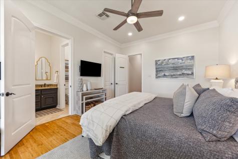 1822 Seaside Drive Galveston TX 77550