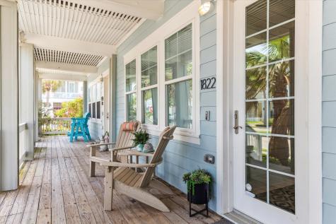 1822 Seaside Drive Galveston TX 77550