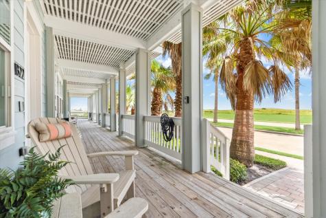 1822 Seaside Drive Galveston TX 77550