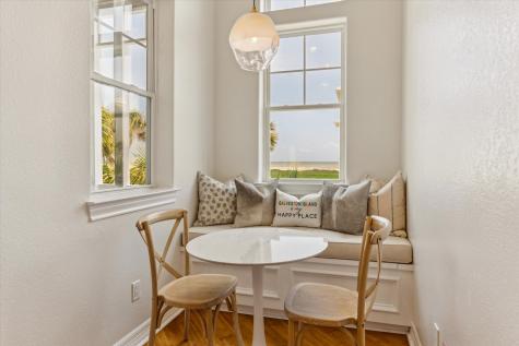 1822 Seaside Drive Galveston TX 77550