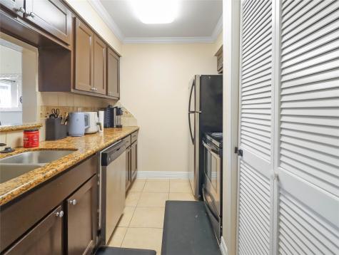 6401 Skyline Drive 20 Houston TX 77057