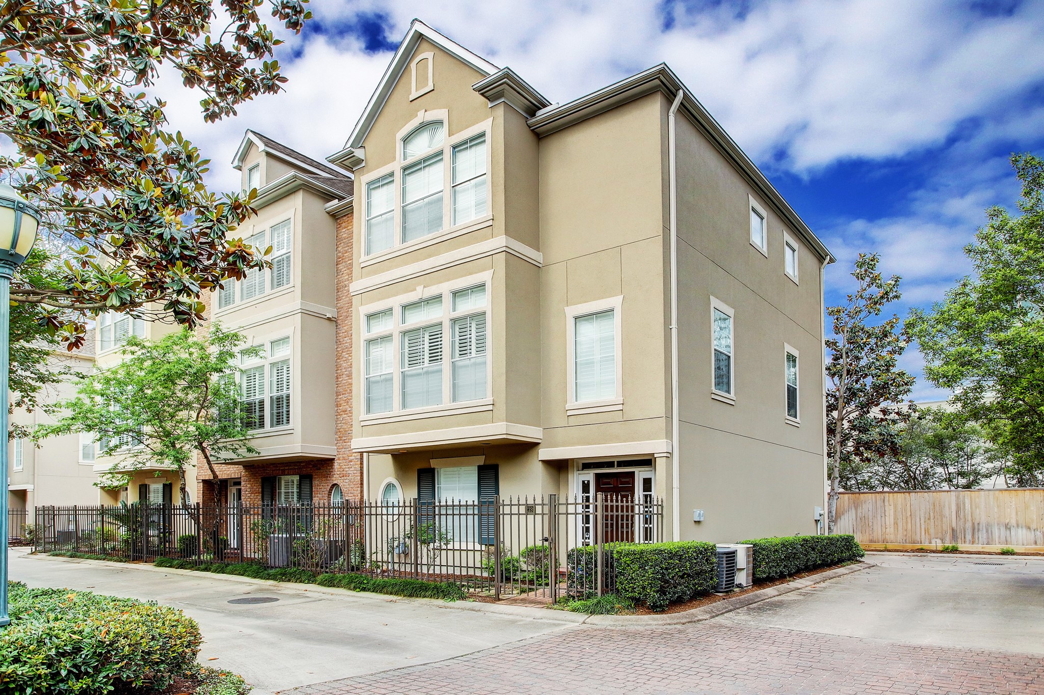 2192 Bancroft Street Houston TX 77027