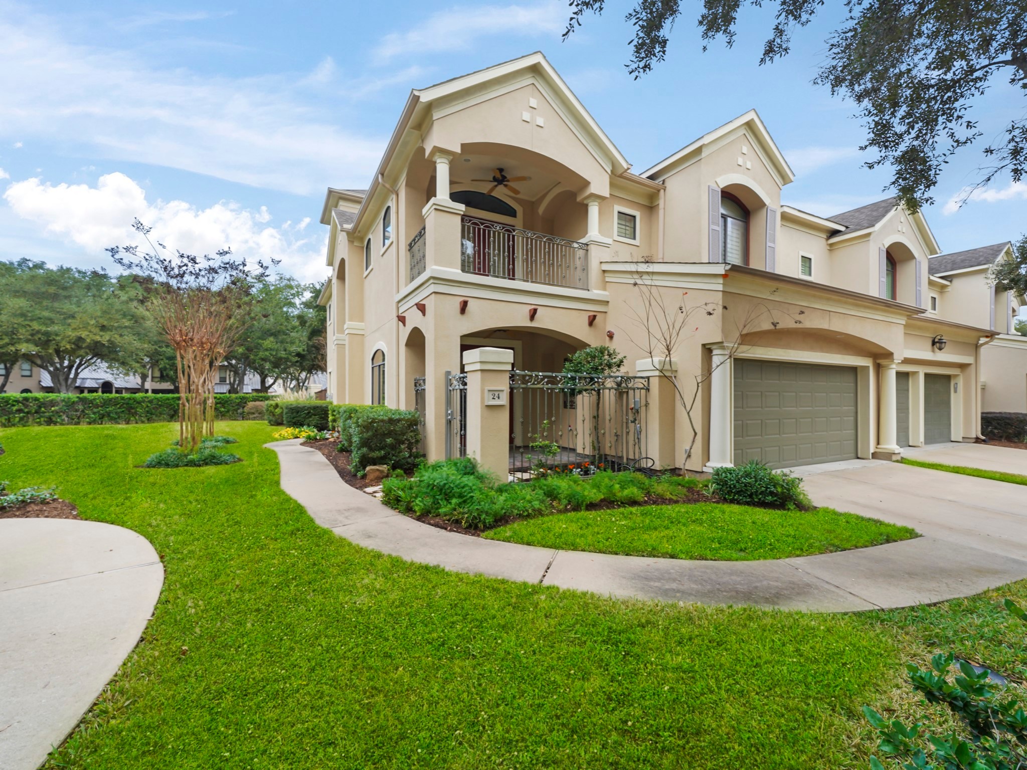 24 Sweetwater Court Sugar Land TX 77479