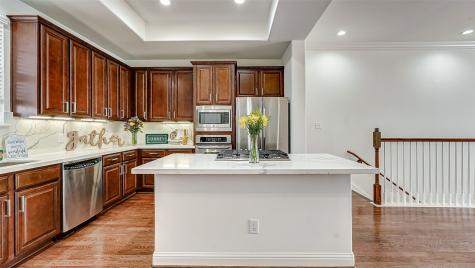 38 Versante Court Houston TX 77070