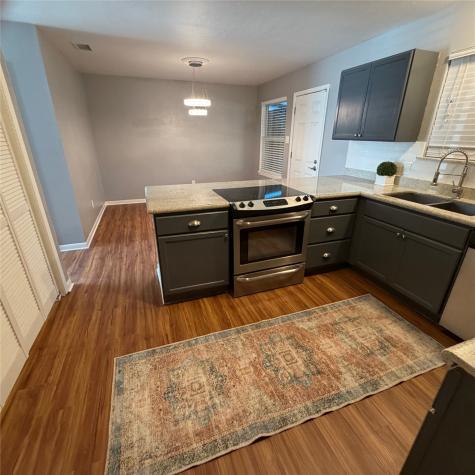 1831 Sherwood Forest Street 20 Houston TX 77043