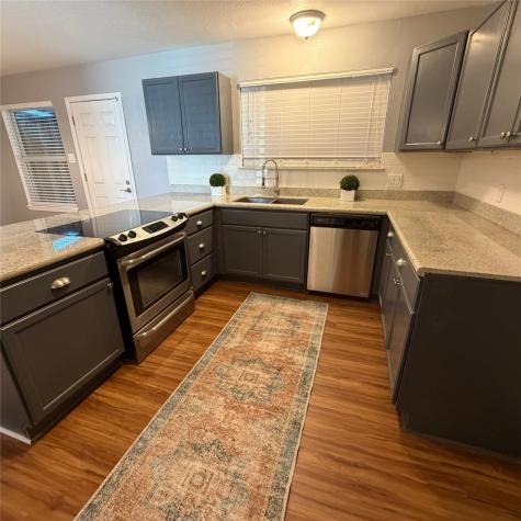 1831 Sherwood Forest Street 20 Houston TX 77043