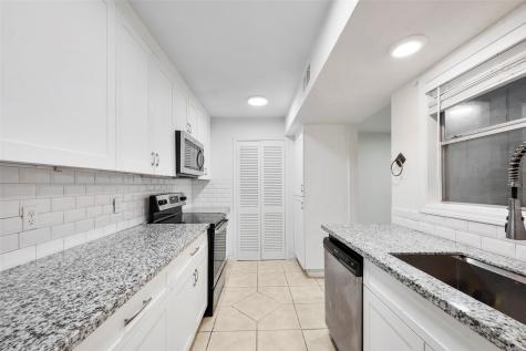 6411 Creekbend Drive Houston TX 77096