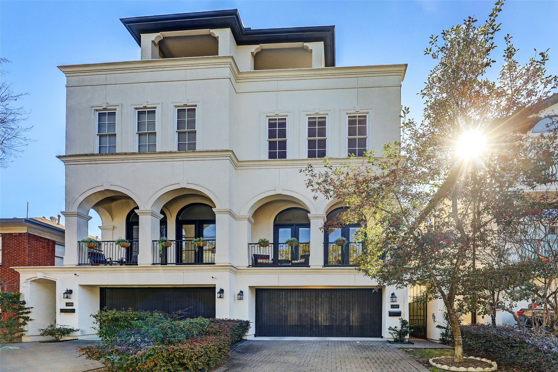 1305 W Bell Street Houston TX 77019
