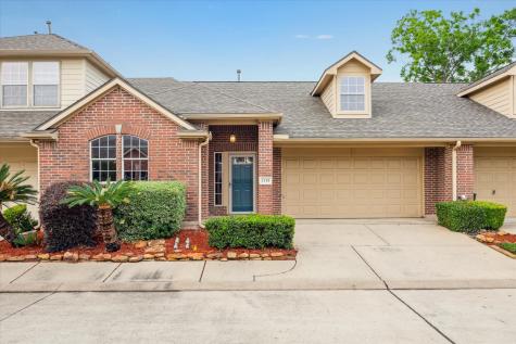 1735 Village Townhome Drive Pasadena TX 77504