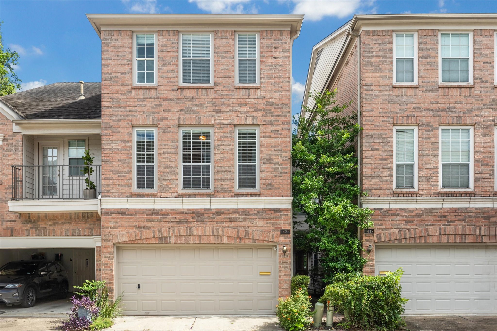 4422 Castle Court Place Houston TX 77006