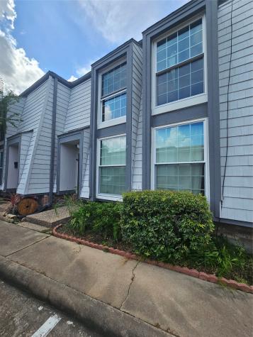 10112 Beekman Place Drive Houston TX 77043