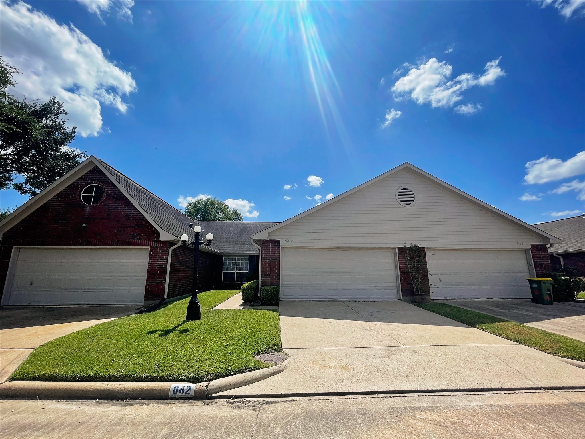 842 W Country Meadows Lane Pearland TX 77584