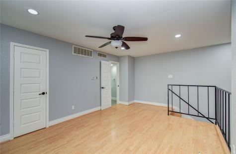 2800 Jeanetta Street 1612 Houston TX 77063