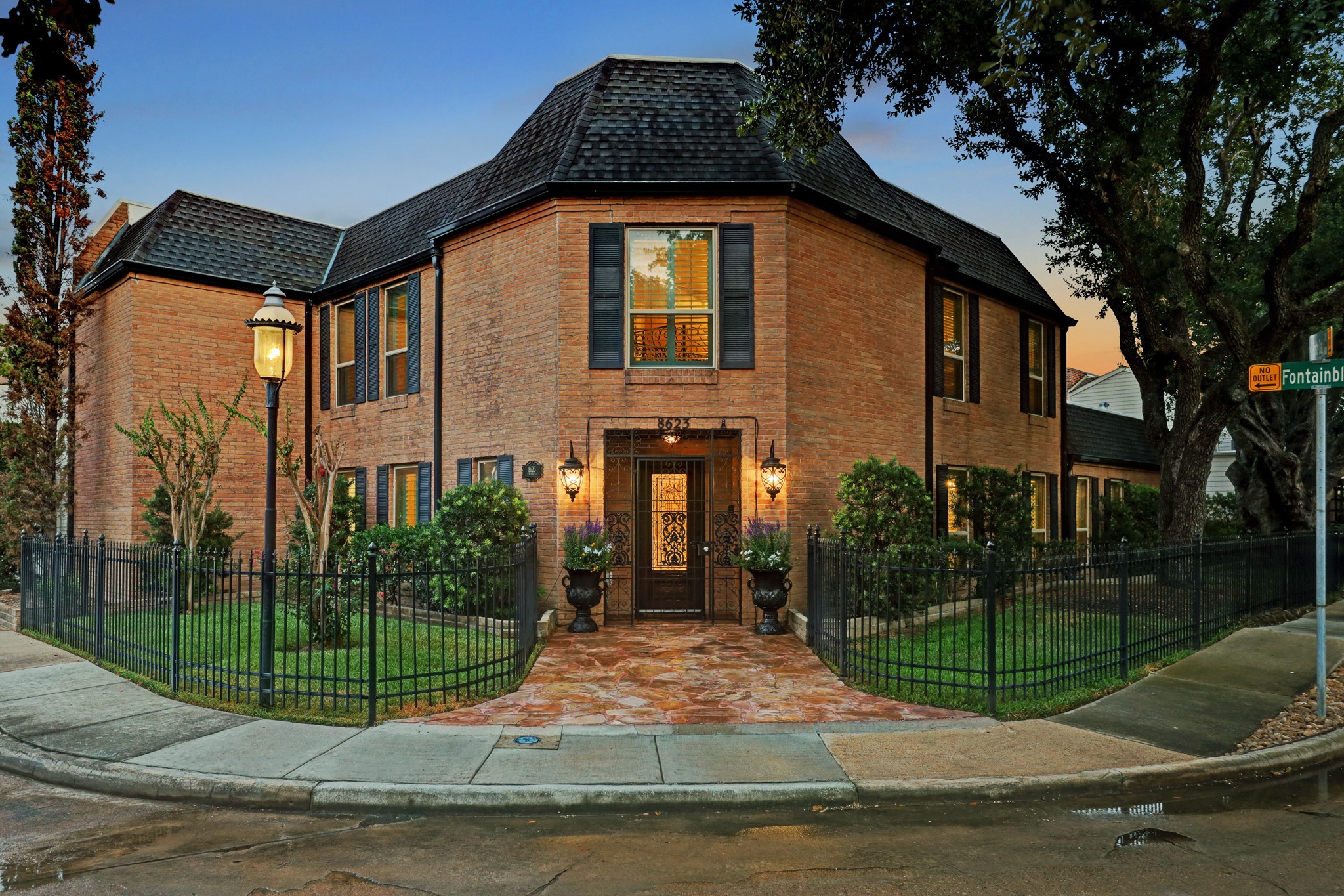 8623 Fontainbleu Street Houston TX 77024