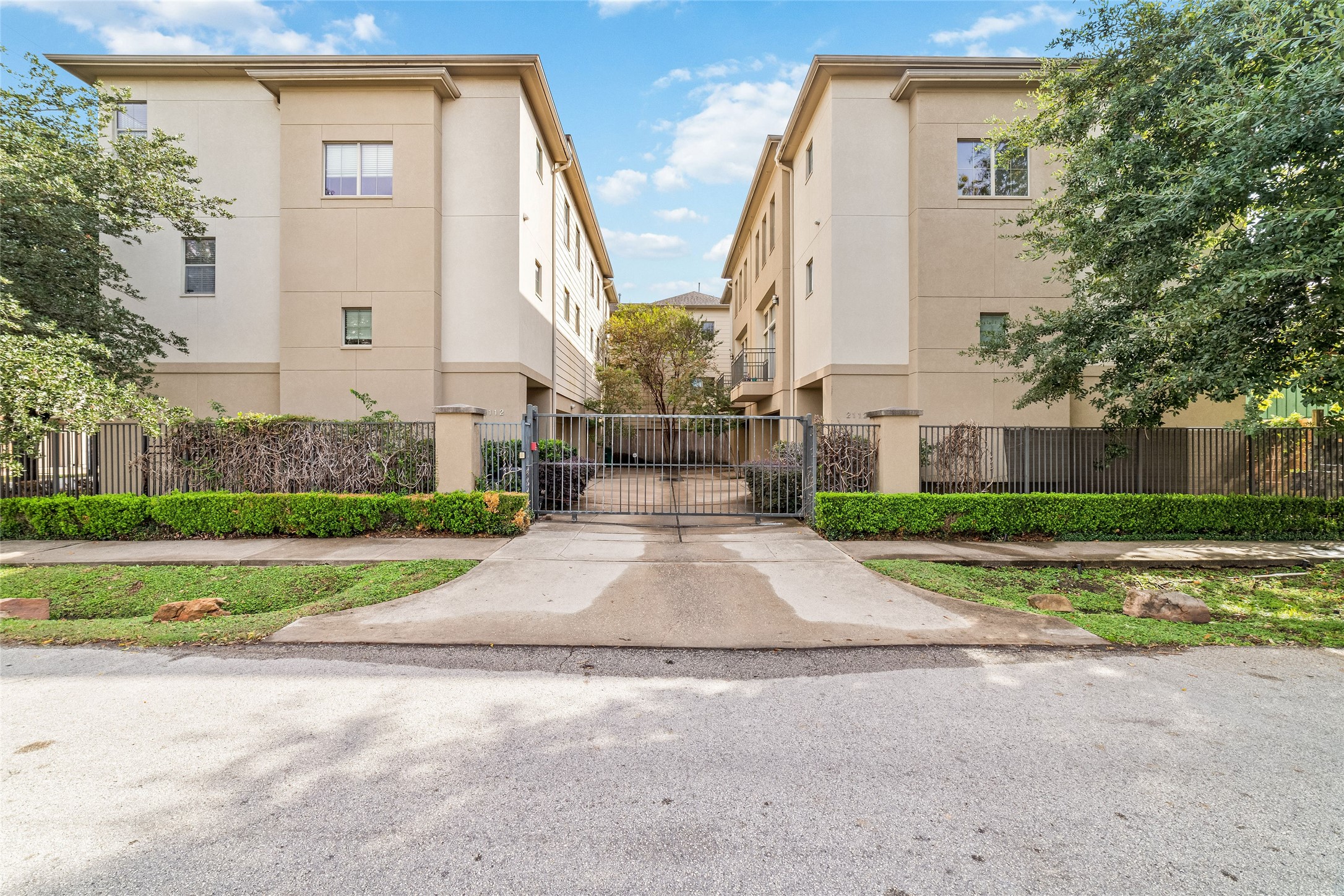 2112 Reinerman Street A Houston TX 77007