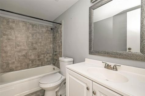 13480 S Thorntree Drive 508 Houston TX 77015