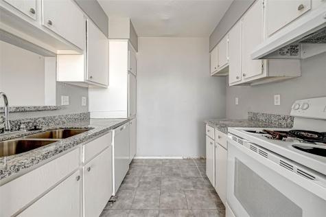 13480 S Thorntree Drive 508 Houston TX 77015