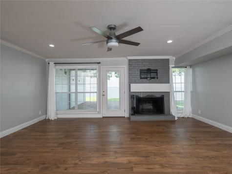 100 Edgewater Drive 44 Livingston TX 77351
