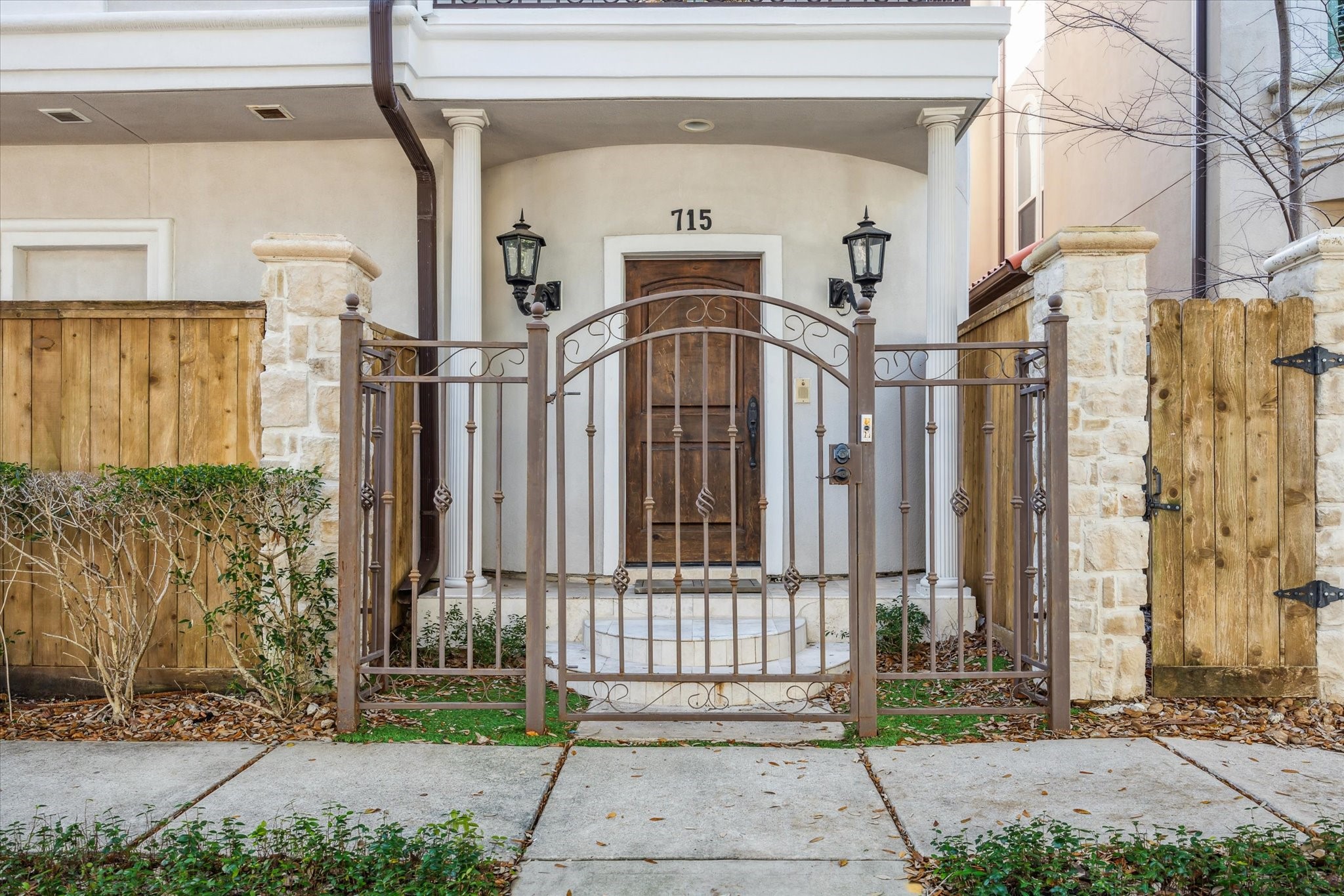 715 Welch Street Houston TX 77006