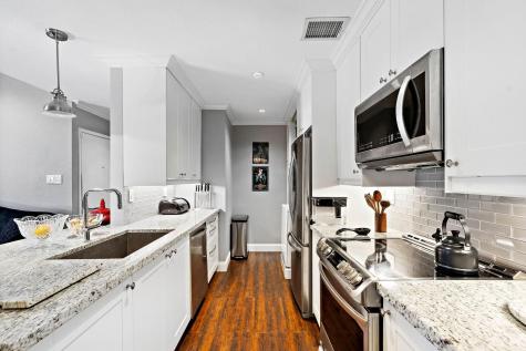 1818 Augusta Drive 6 Houston TX 77057