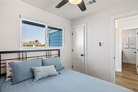 201 Jean Lafitte Cove Galveston TX 77554