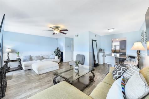 4011 Nasa Road 1 Parkway 512 El Lago TX 77586