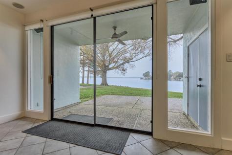 1427 Bowsprit Point Willis TX 77318