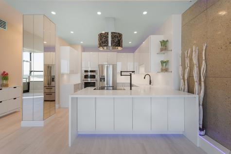 14 Greenway Plaza 19m Houston TX 77046