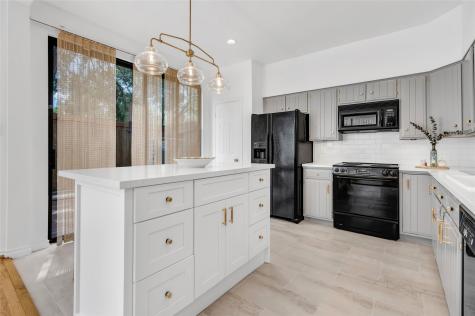 5611 Saint Paul Street Bellaire TX 77401