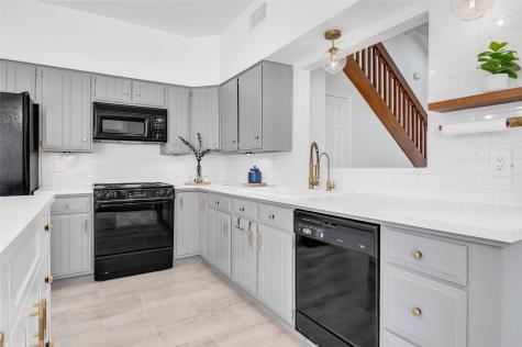 5611 Saint Paul Street Bellaire TX 77401