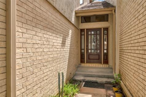 5611 Saint Paul Street Bellaire TX 77401