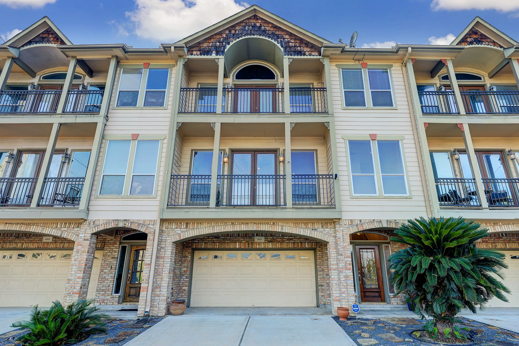 505 Sabine Street Houston TX 77007