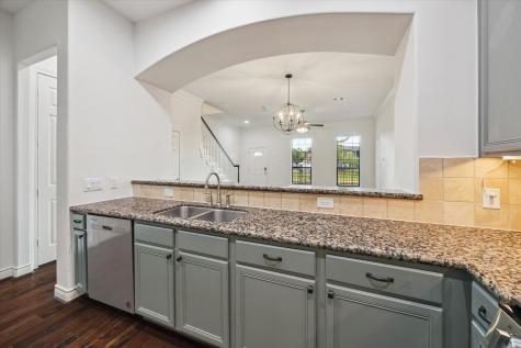 9026 Lakes At 610 Drive Houston TX 77054