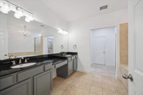 9026 Lakes At 610 Drive Houston TX 77054