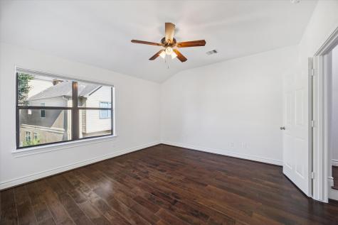 9026 Lakes At 610 Drive Houston TX 77054