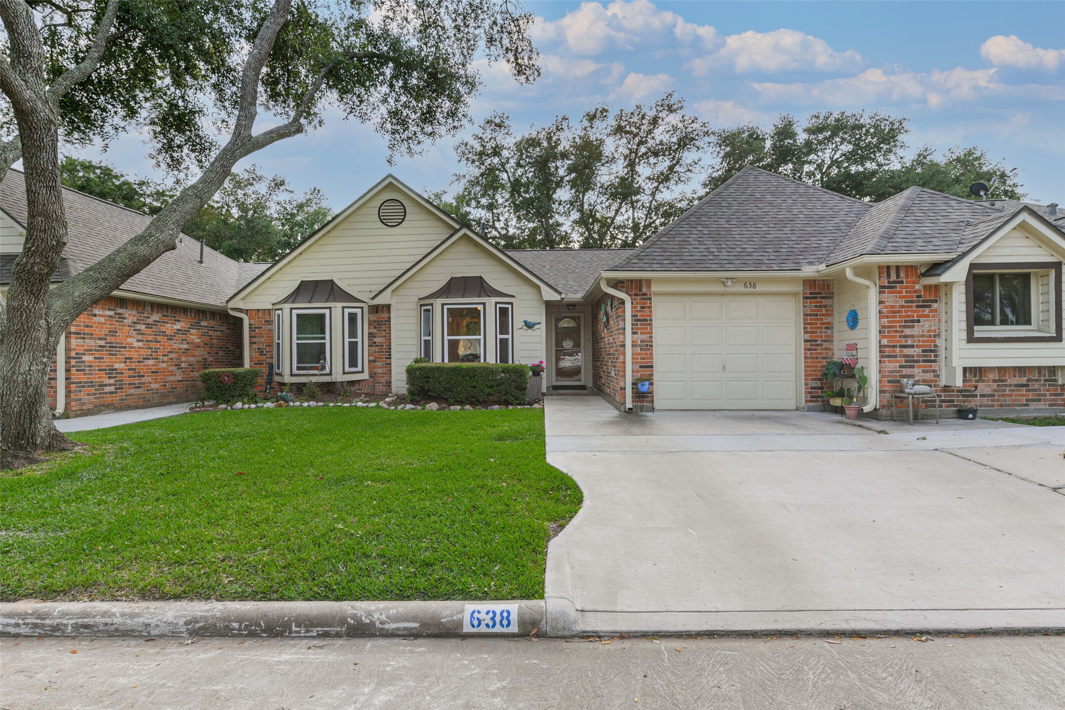 638 W Country Grove Circle Pearland TX 77584