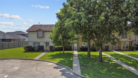 1518 S 8th Street La Porte TX 77571