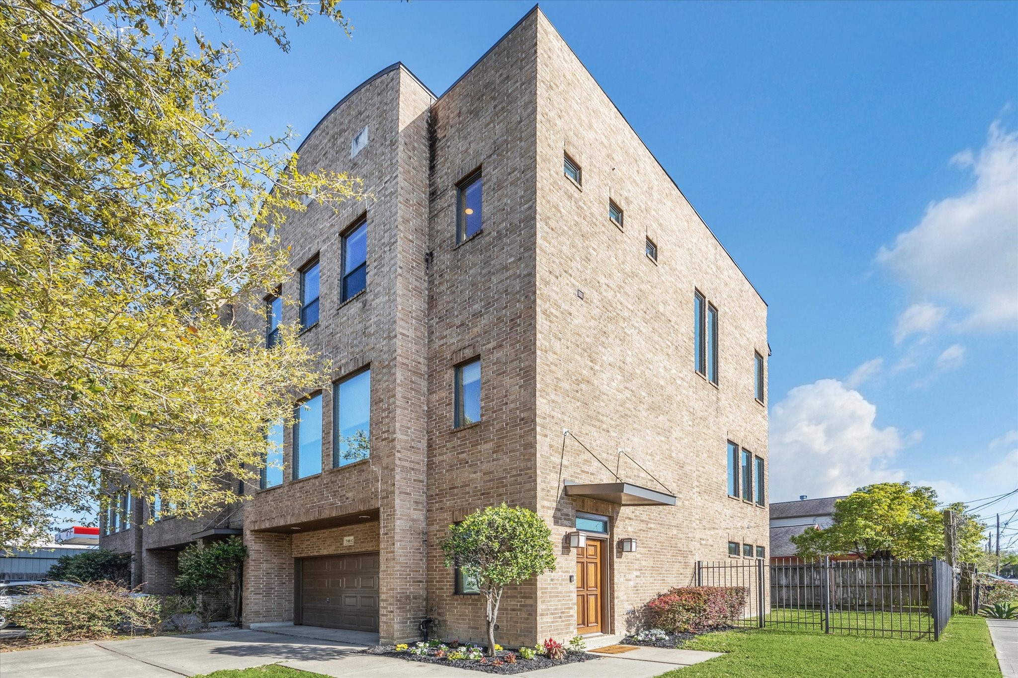 748 W 16th Street C Houston TX 77008