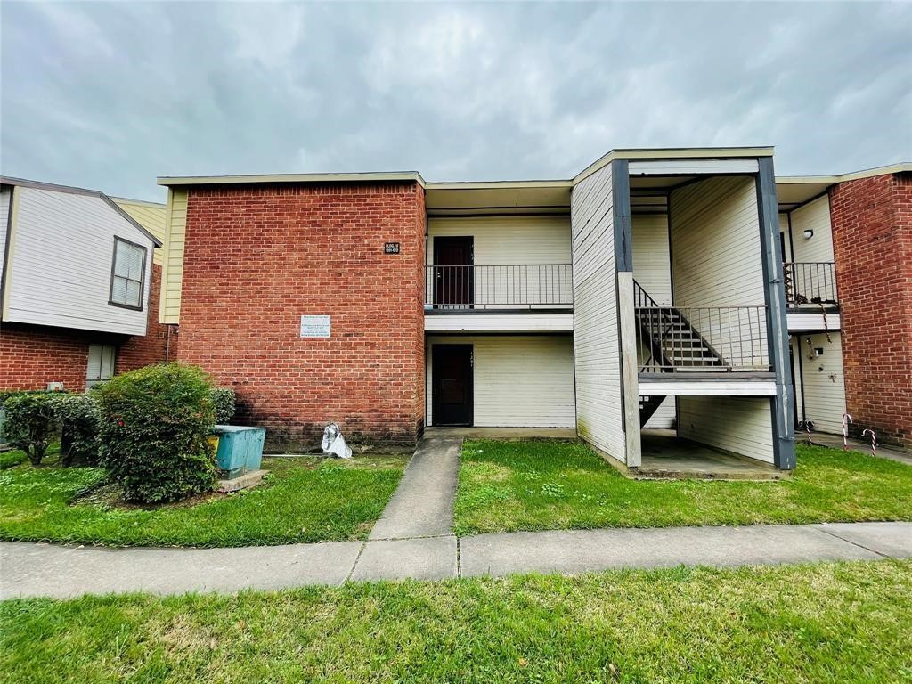13480 S Thorntree Drive 1004 Houston TX 77015