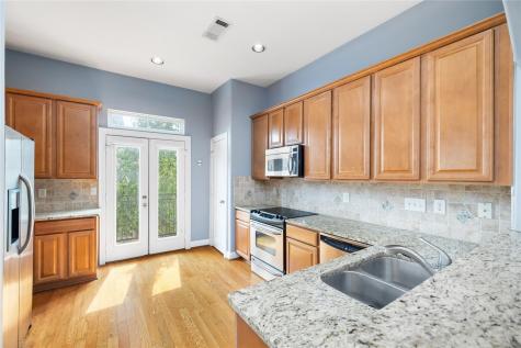 53 Versante Court Houston TX 77070