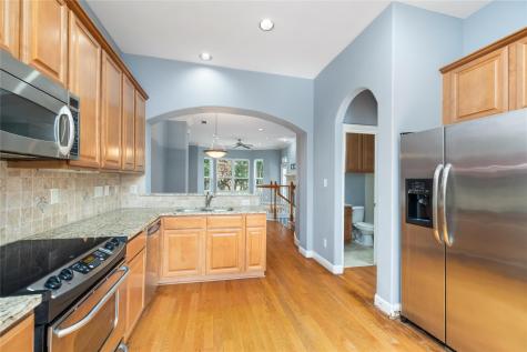 53 Versante Court Houston TX 77070