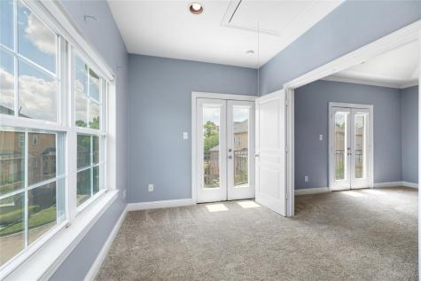 53 Versante Court Houston TX 77070