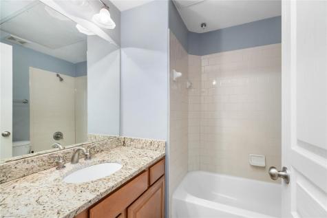 53 Versante Court Houston TX 77070
